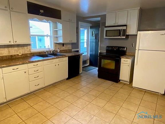 5th image of 321 Newdale Dr