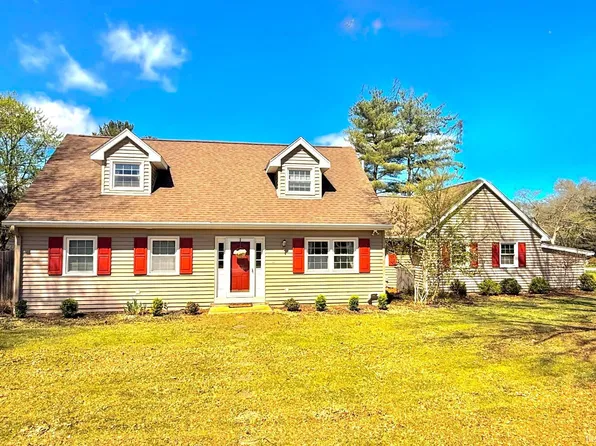 814 S Meadowbrook Dr, Bloomington, IN 47401