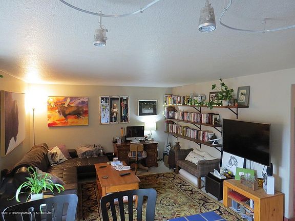 5th image of 750 Powderhorn Ln APT E-4