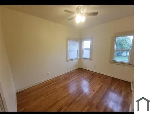 1635 S Burnside Ave — Photo 6