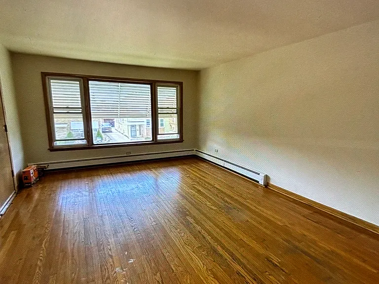 8015 S Komensky Ave — Photo 5
