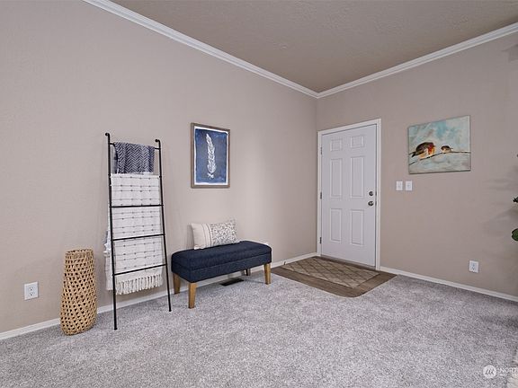 5th image of 561 SE Crescent Drive