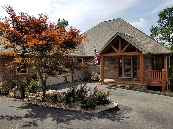 2nd image of 205 Blessing Ln