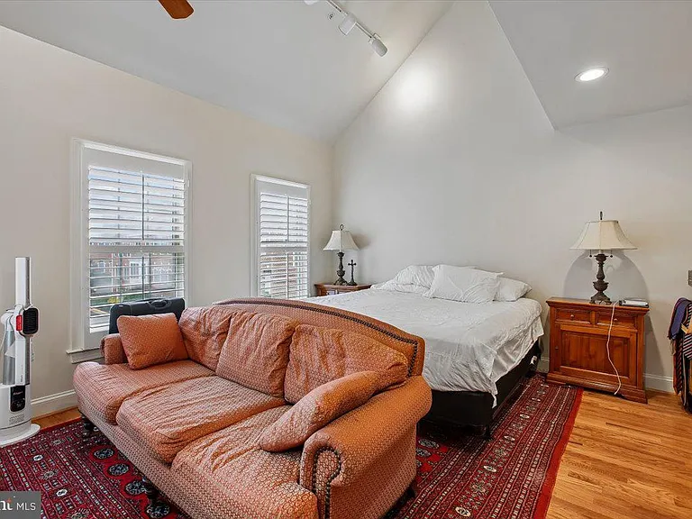 1309 McLean Crest Ct — Photo 23