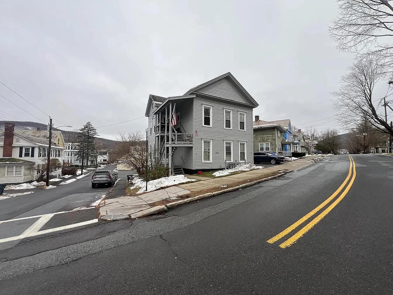 1 bed, $1,075 — Photo 3