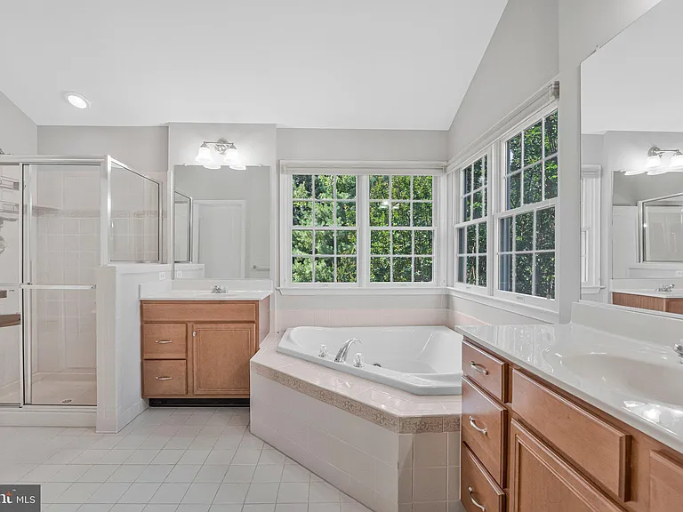 5834 Seven Pines Ct — Photo 28
