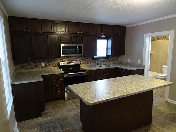 2nd image of 706 9th Ave N