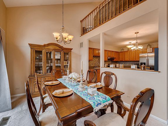 4th image of 358 W Hamilton Ln #173
