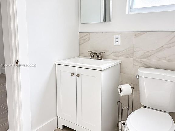 4th image of 6765 SW 34th St