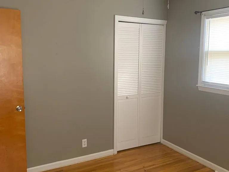 1094 Briarwood Dr — Photo 9