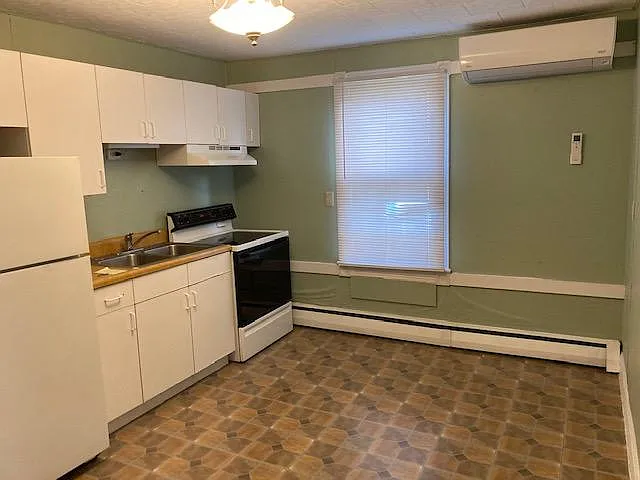 2 bed, $1,050 — Photo 2