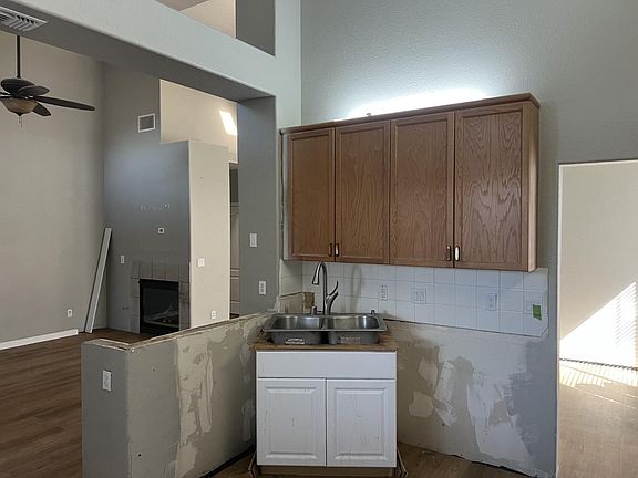 3rd image of 5845 W Decatur Ave