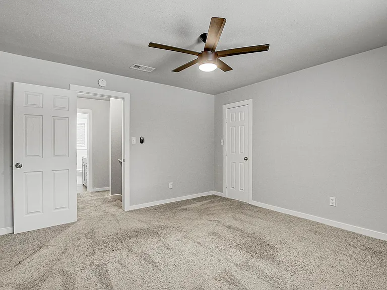2414 Burleson Ct #B — Photo 13