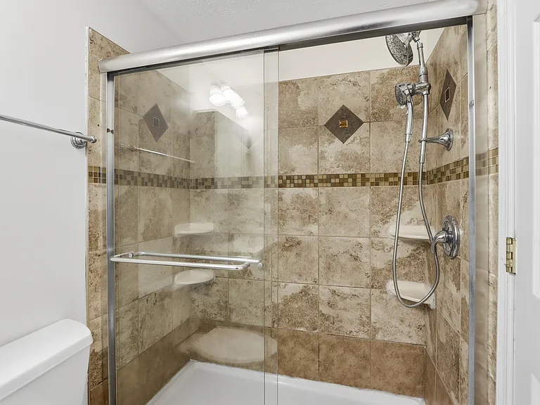 40 Whitechurch Ct — Photo 5