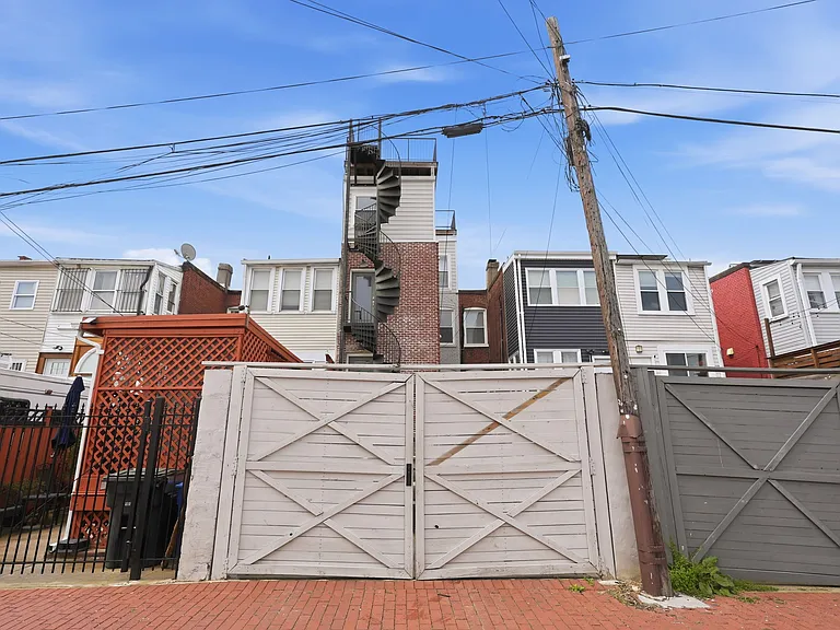 2121 4th St NE #1 — Photo 31