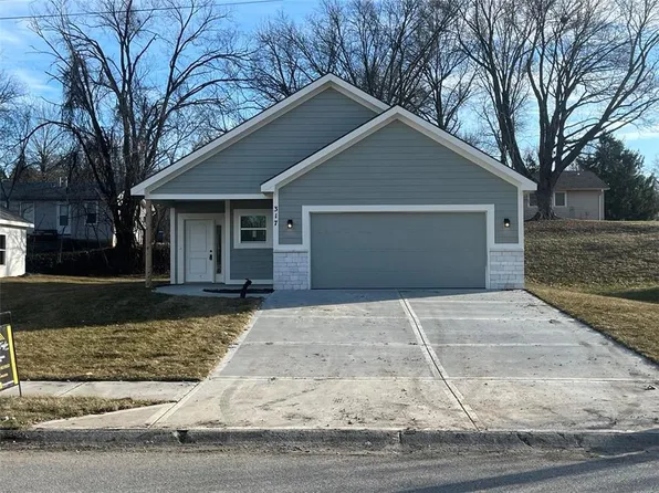 317 E Meadow St, Smithville, MO 64089