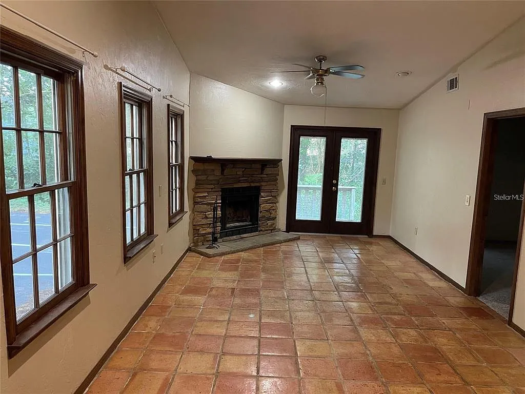 2 bed, 2.0 bath, 992 sqft, $1,700 — Photo 3