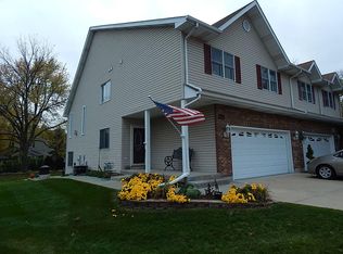 215 Lorien Ct, Dundee, IL 60118