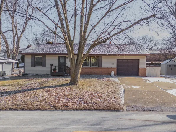 104 Grandview Dr, Normal, IL 61761