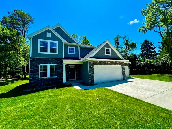 2072 Hidden Pines Trl, Stevensville, MI 49127