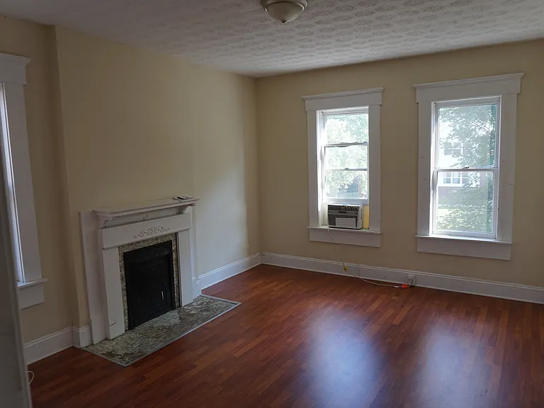 290 E 15th Ave — Photo 10
