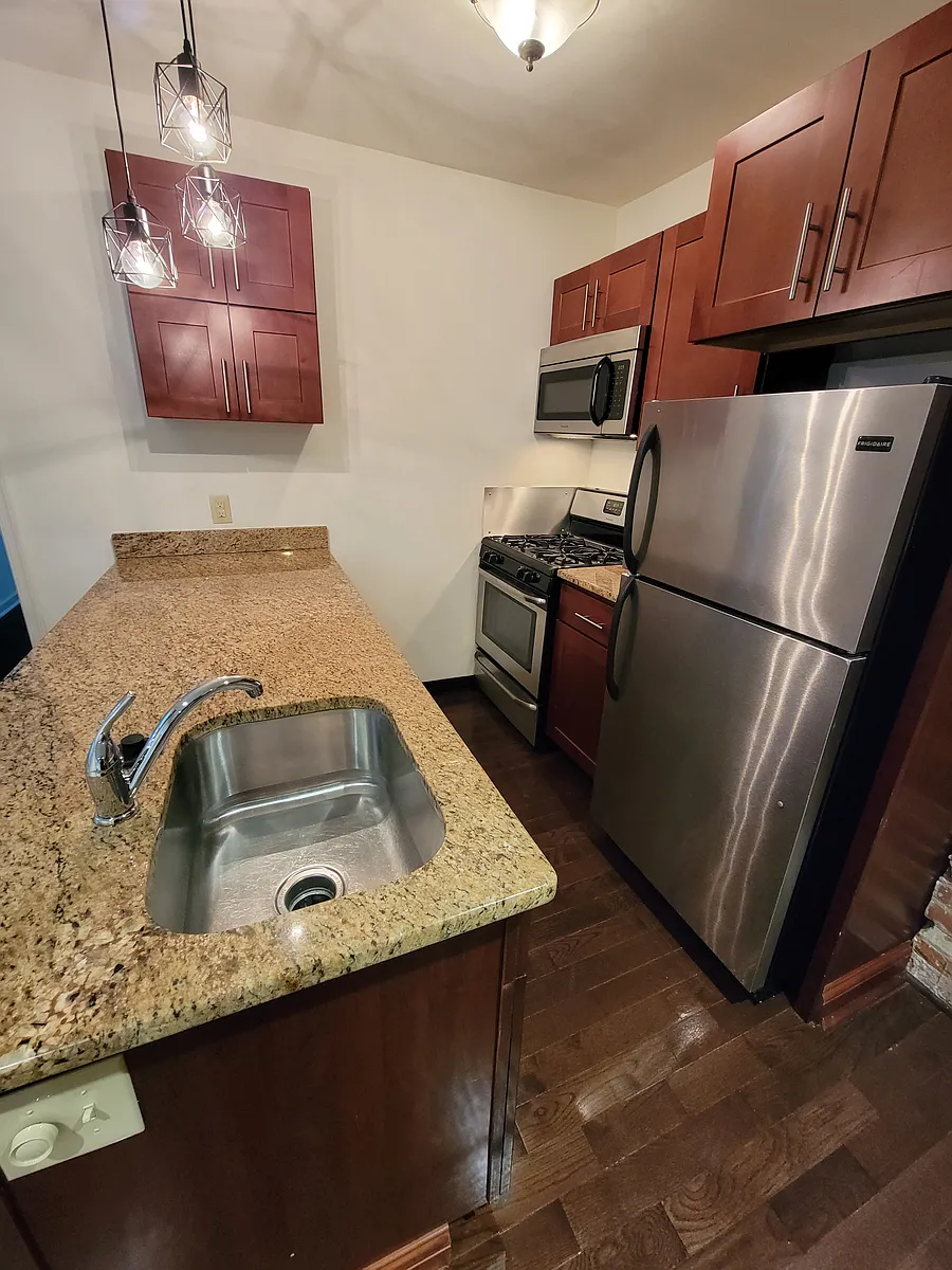 Building Photo - 419 S Eigth St #1B