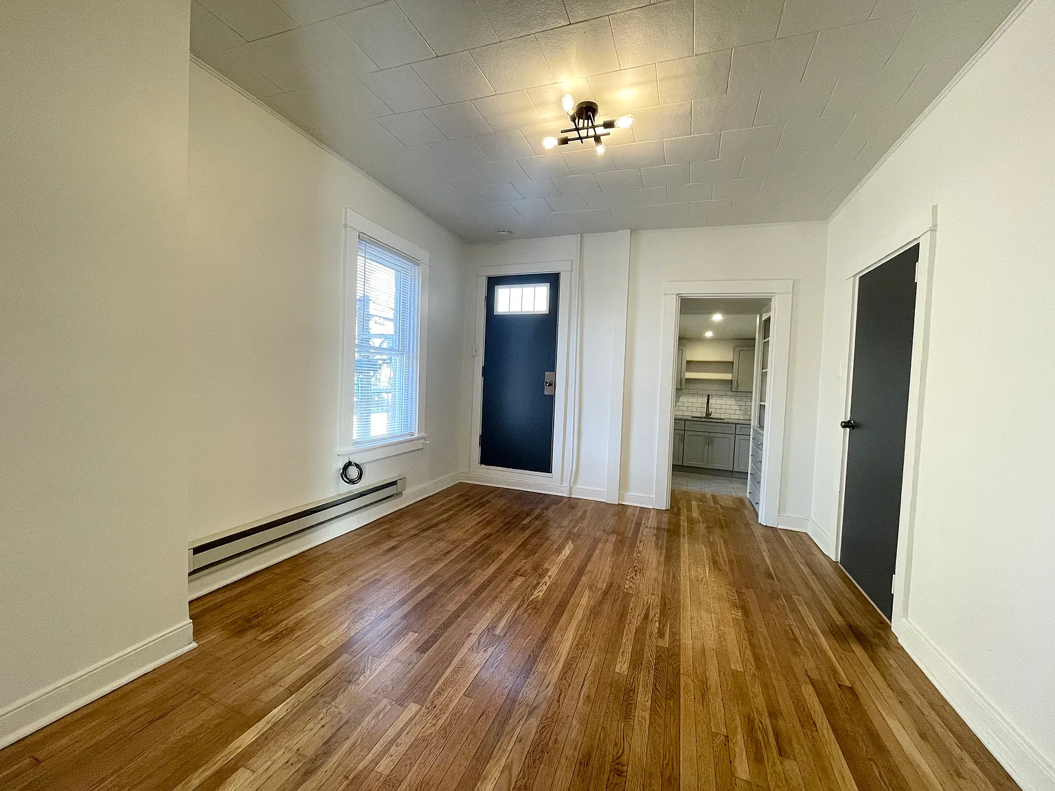 27 W James St — Photo 3