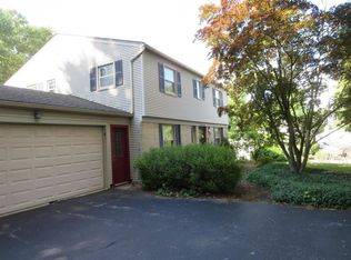 130 Nettlecreek Rd, Fairport, NY 14450