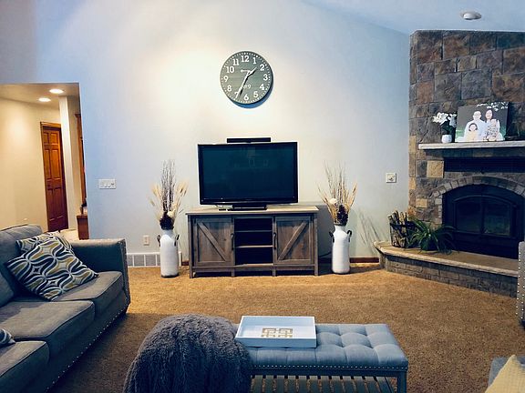 5th image of 1068 Silver Birch Dr