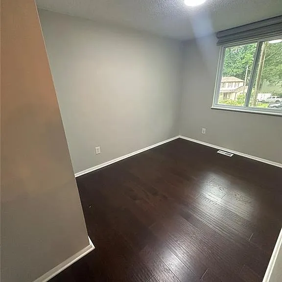 2205 Mill Wood Ct — Photo 32