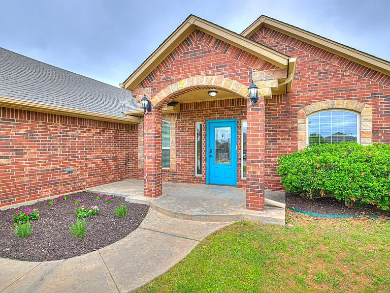 2121 Mill Creek Way — Photo 2