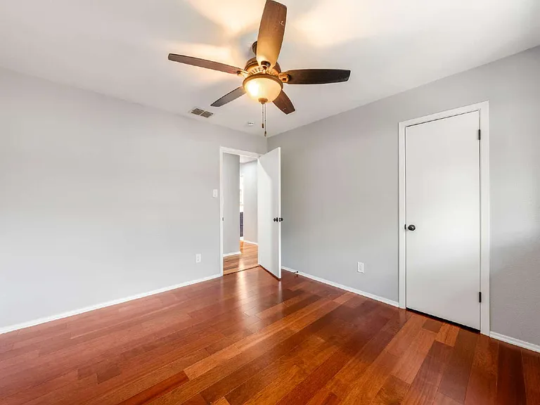 10502 Spicewood Pkwy — Photo 30
