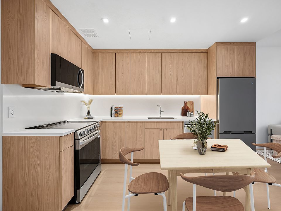 1st image of 645 Park Pl #4I
