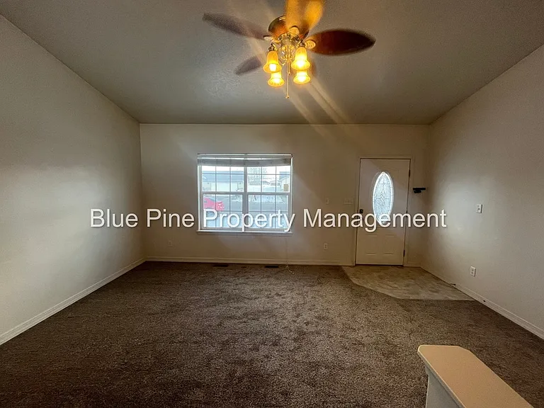 283 Kimberly Dr — Photo 3