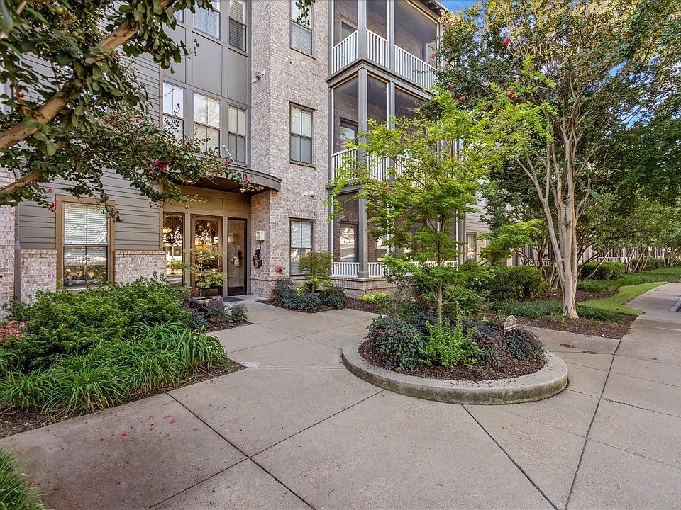 1st image of 680 Harbor Bend Rd APT 209
