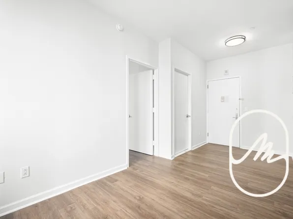 15 Park Row image 6 of 18