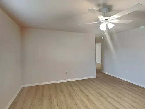 820 Vantage St SE — Photo 10