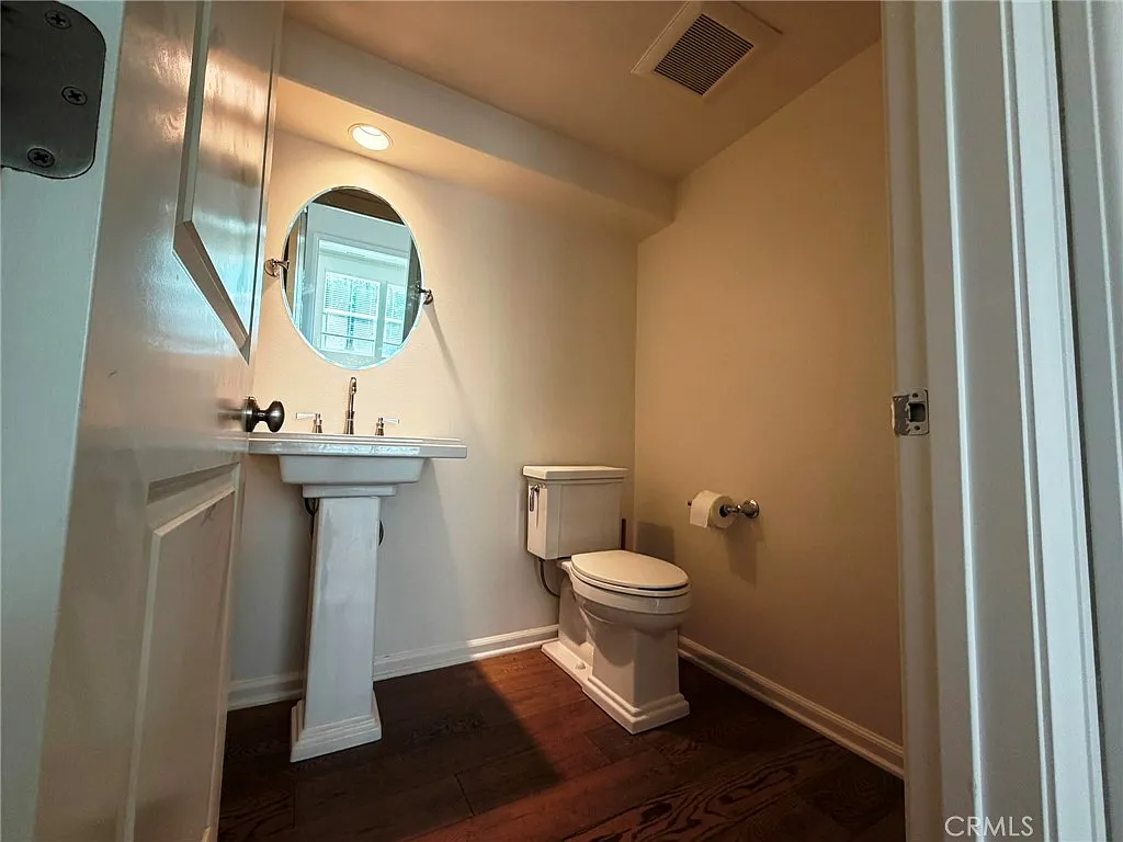 3 bed, 2.5 bath, 1841 sqft, $4,950 — Photo 2