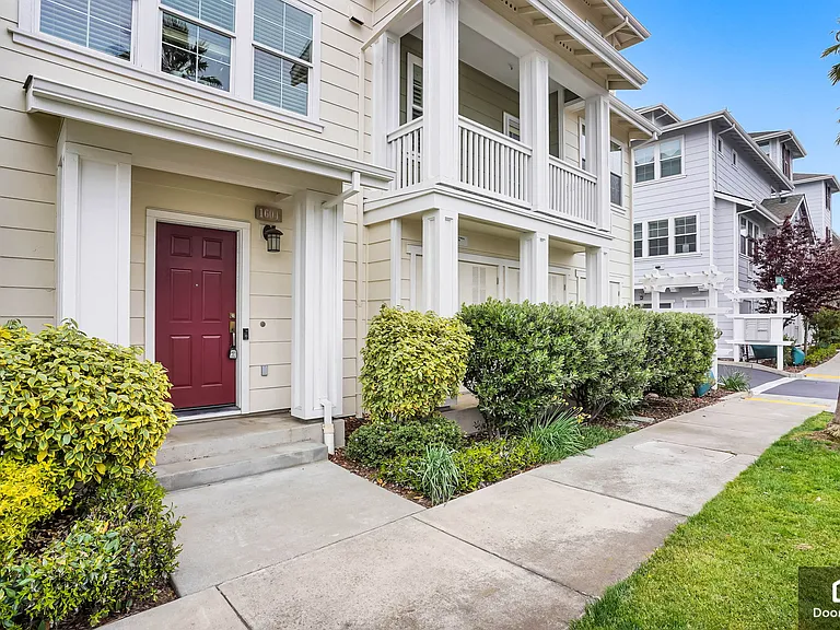 1604 Northshore Dr — Photo 2