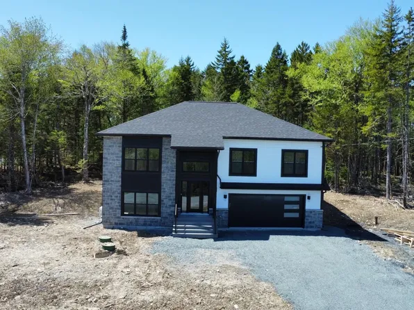 108 Bondi Dr, Middle Sackville, NS B4E 0W2