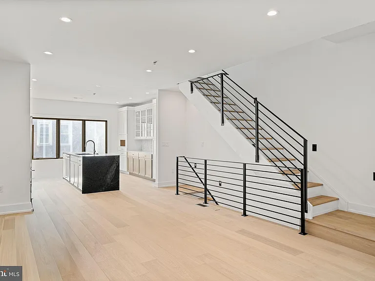 706 Latona St #I — Photo 5