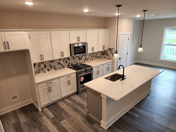 5th image of 634 Herlong Ave #95