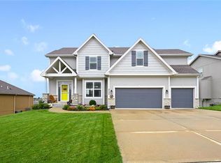 8005 NE 100th St, Kansas City, MO 64157