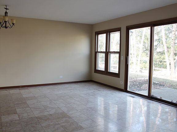 5th image of 257 University Ln #5