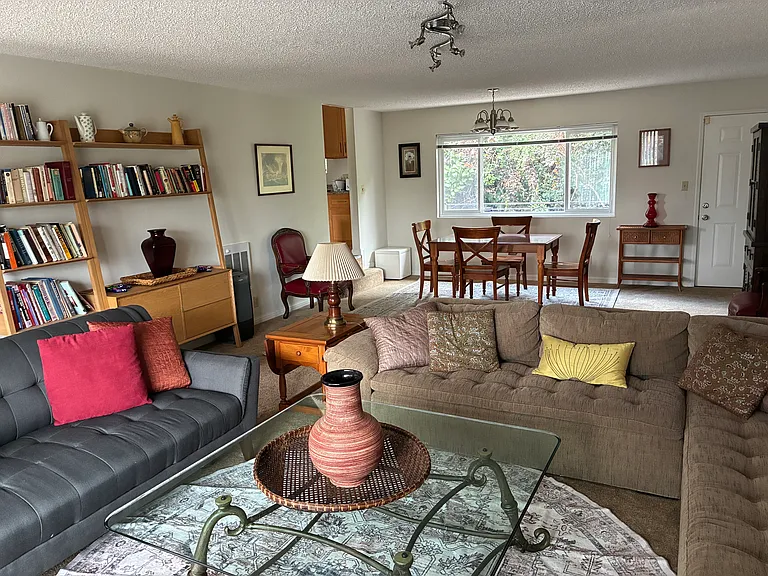 655 Macarthur Blvd #4 — Photo 8