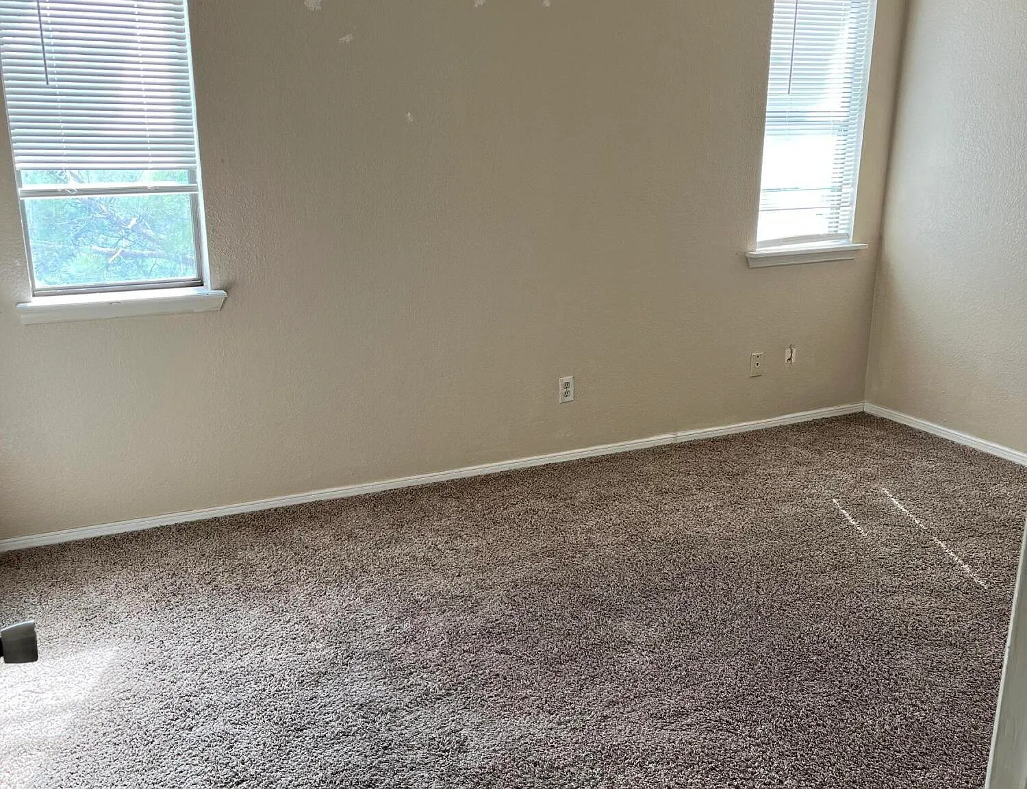 3 bed, 2.5 bath, 1469 sqft, $1,275 — Photo 3
