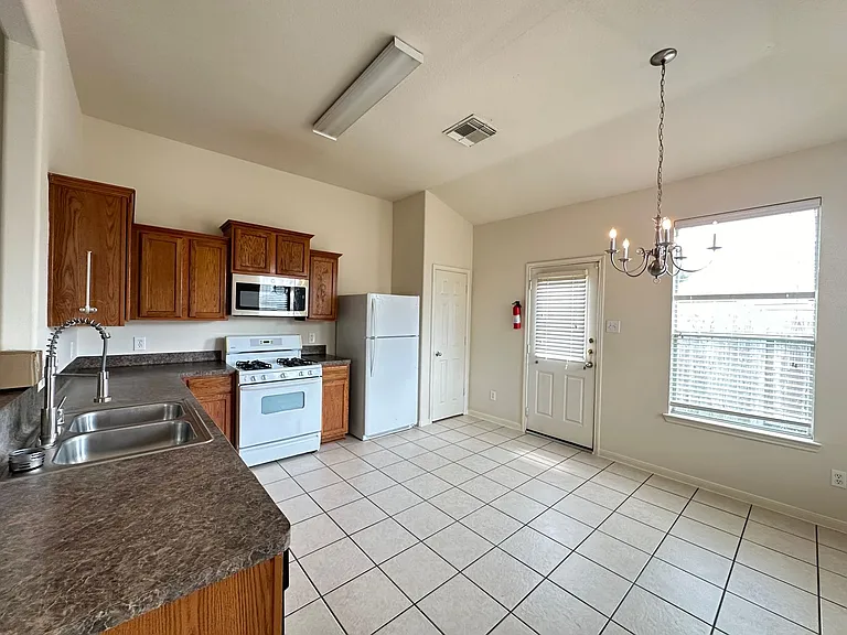 14611 Becurtesy Ct — Photo 9