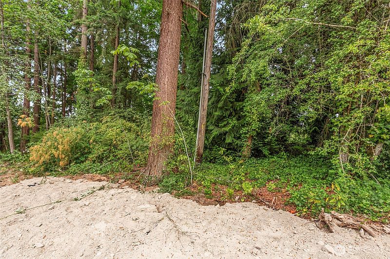 4th image of 1234 Woodinville Duvall Road