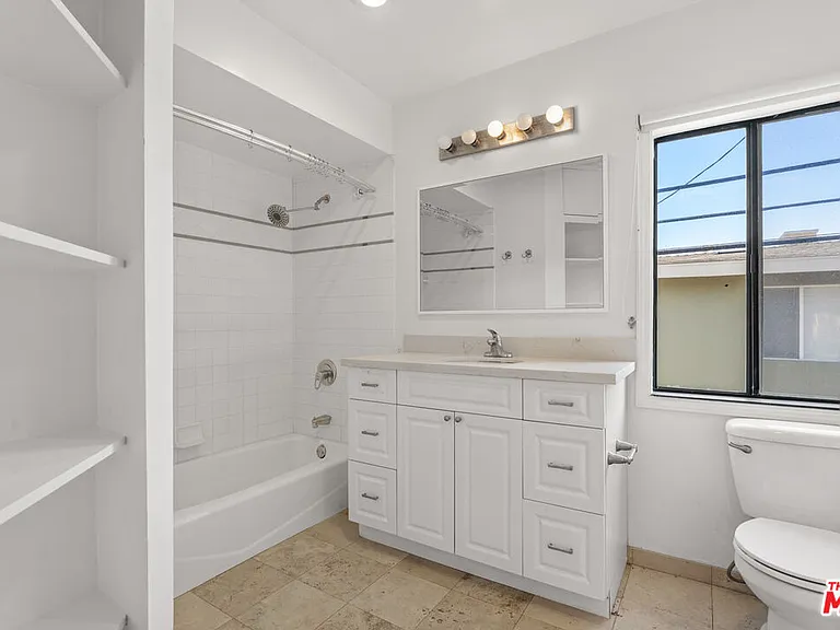 22 28th Ave — Photo 10