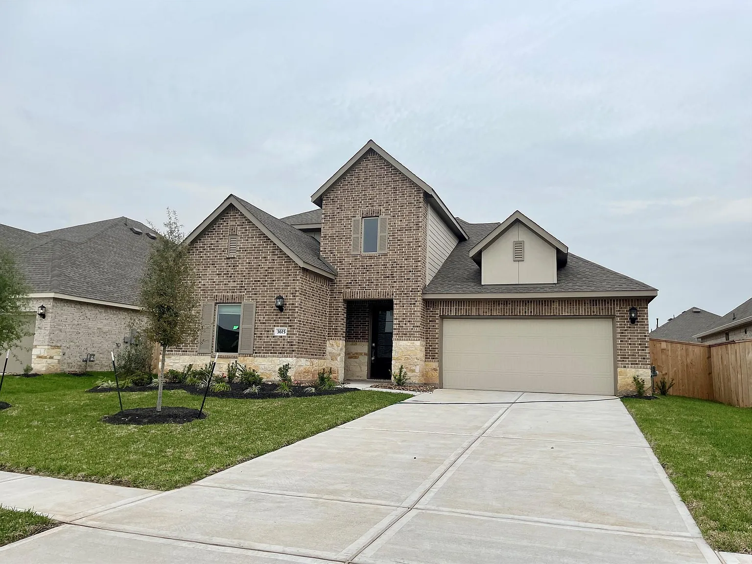 4 bed, 3.5 bath, 2667 sqft, $2,750 — Photo 1